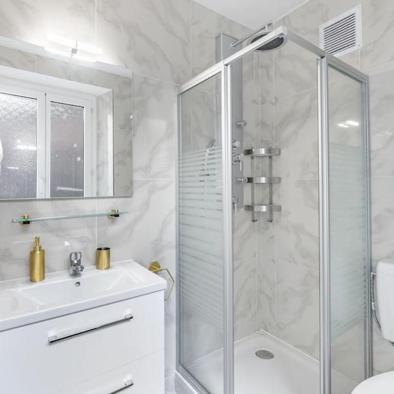 Exquisite one-bedroom apartment on Av du Casino - Apartment mit 1 Schlafzimmer - 2