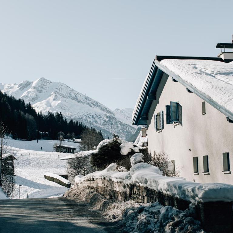 Charming chalet with sauna + views! - Chalet - 38