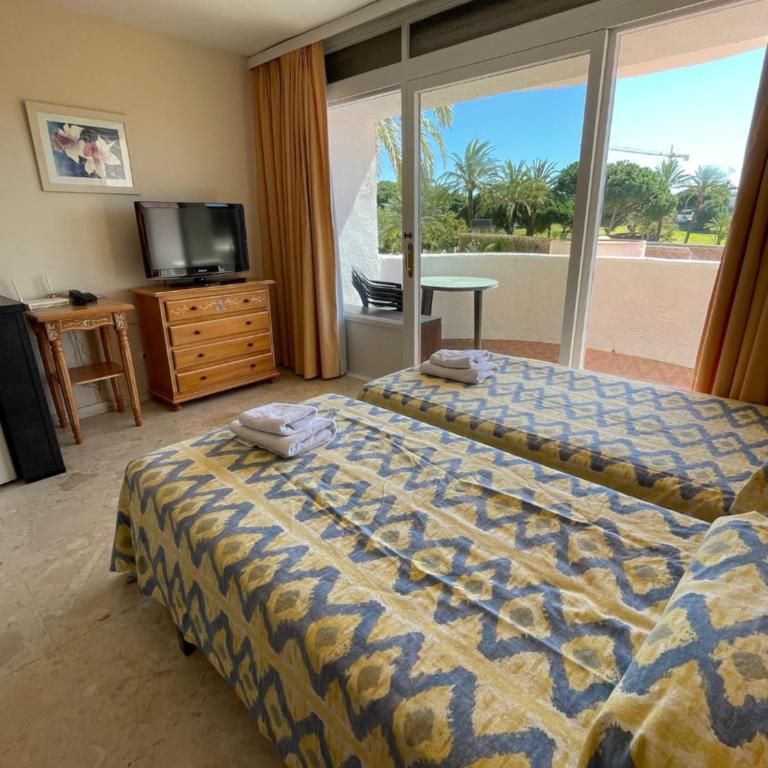 Apartamentos Coronado - Estudio con balcón - 9