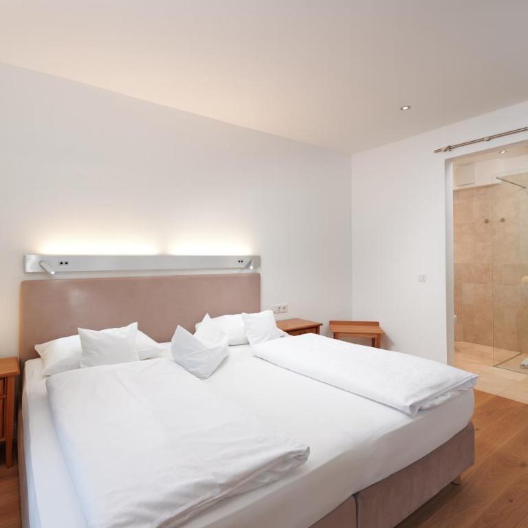 120qm Deluxe Apartment Suites Christina im Stil Design Hotel Vosteen Nähe der Kaiserburg - Apartment mit Balkon - 3