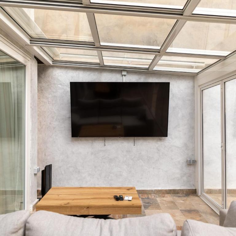Luxury City Centre - Apartment with Terrace - 11