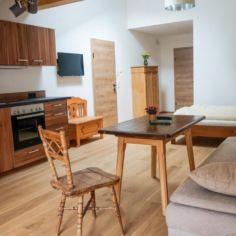 Haus am Wald - Apartment mit Balkon - 1