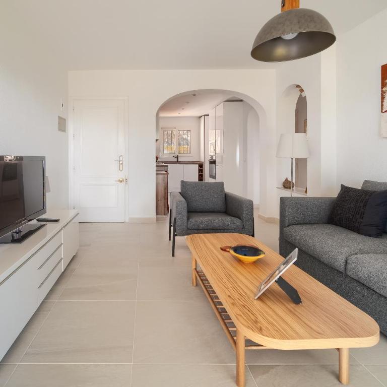 31 Miraflores Jardin B, gorgeous views, pool, Wifi - Apartamento de 2 dormitorios - 5