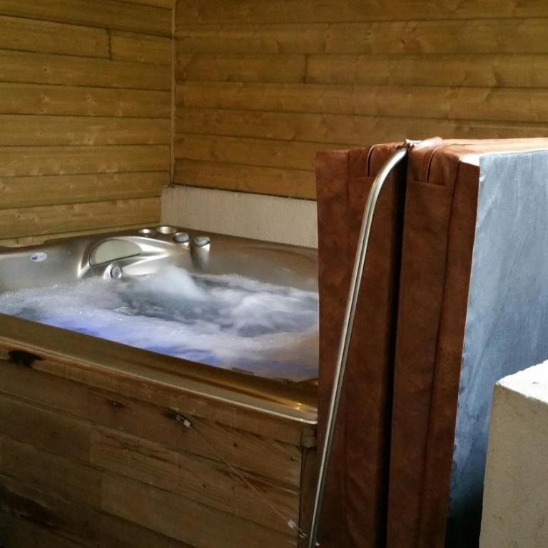 Manoir Du Parc (Adults only) - Two-Bedroom Townhouse with private sauna and jacuzzi - Independant Building - 1