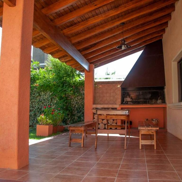 Casa luminosa con pileta ¡ideal para descansar! - Casa de 3 dormitorios - 24