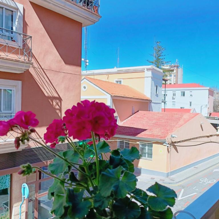 Gloria Host House - Double Room with Private Bathroom - 14