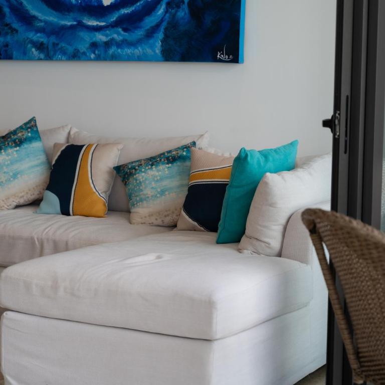 New & Equipped Apartment Steps From The Beach With Pool Jacuzzi By Yeah - Three-Bedroom Apartment - 14
