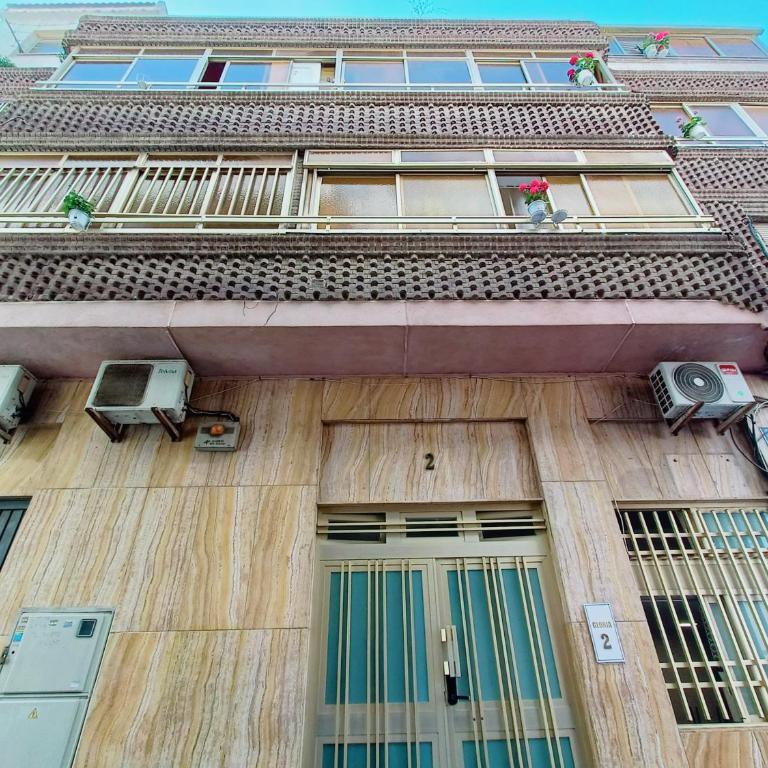 Gloria Host House - Double Room with Private Bathroom and Balcony - 9