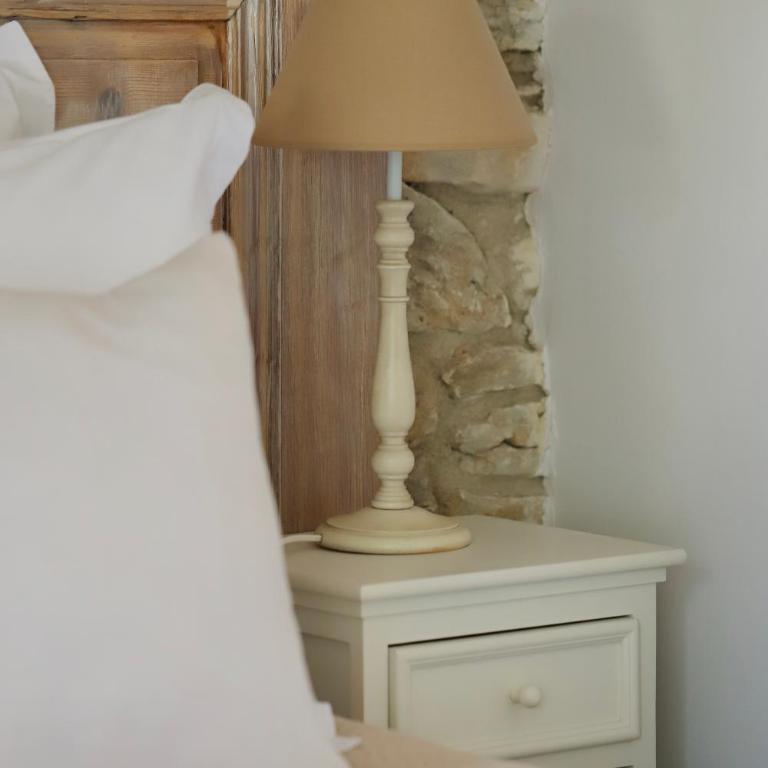 LA FERME DE LA HUPPE - Chambre Simple - Vue sur Jardin - 2