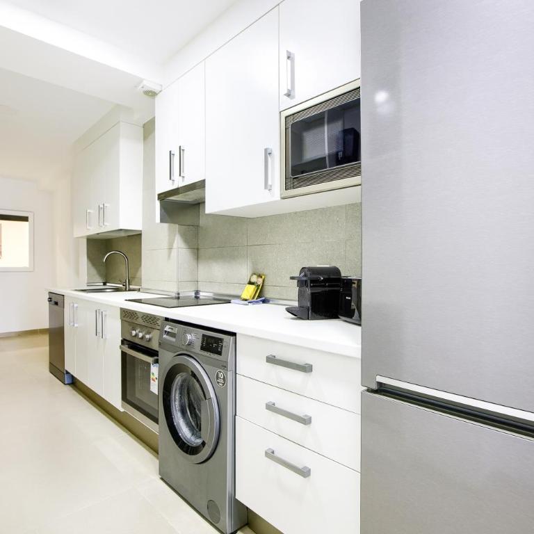 Charming Madrid La Elipa - 3 dormitorios - Three-Bedroom Apartment - 10