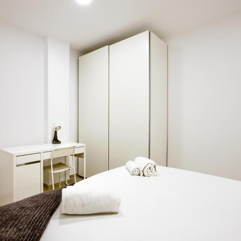 Charming Madrid La Elipa - 3 dormitorios - Three-Bedroom Apartment - 18
