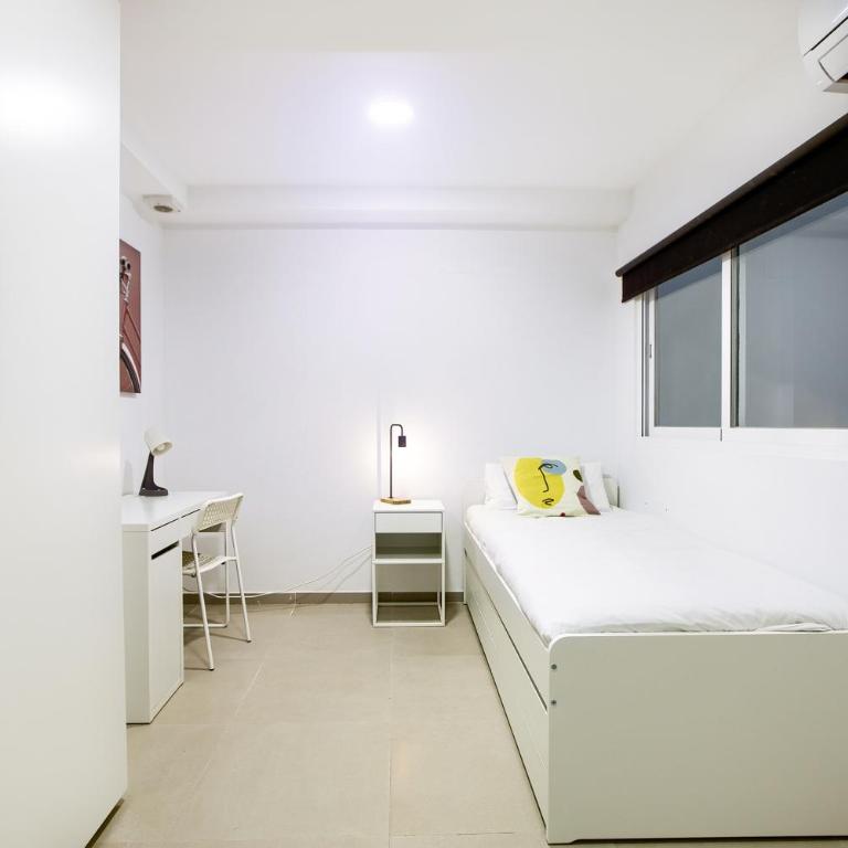 Charming Madrid La Elipa - 3 dormitorios - Three-Bedroom Apartment - 16