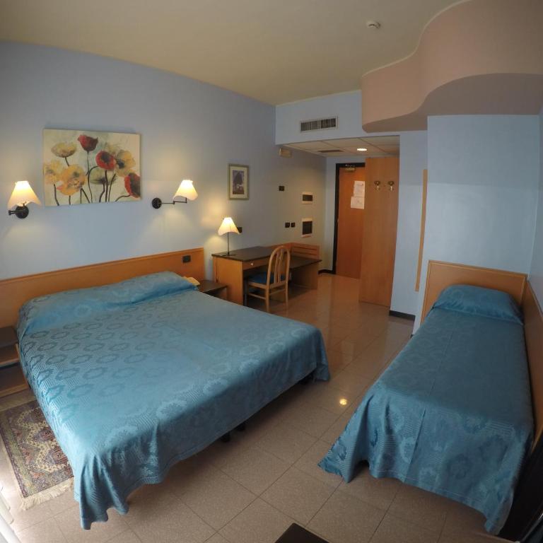 Hotel Astoria - Camera Tripla - 1