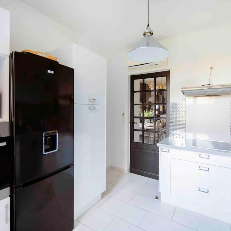 Jolie Maison sur Orléans, Parking & Climatisation - Appartement 2 Chambres - 3