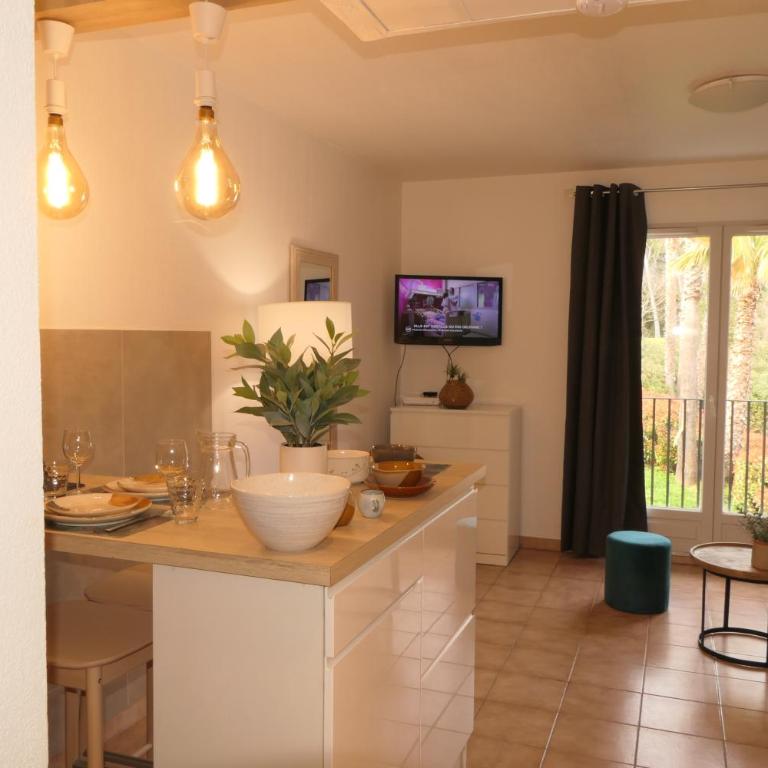 Studio meublé en face du golf côté piscine - Appartement 1 Chambre - 41