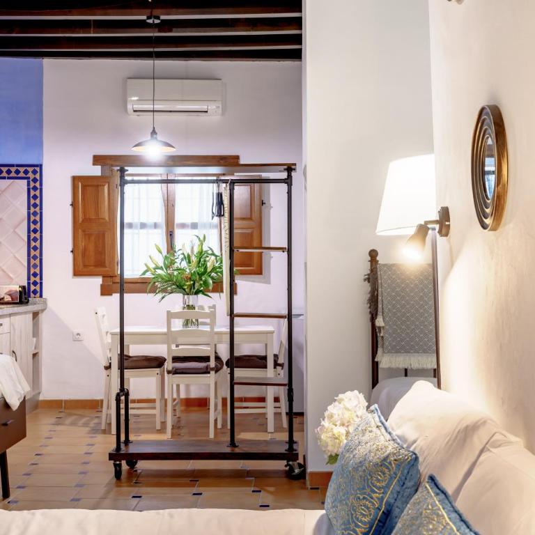 SUITES CASA DE LAS COLUMNAS - Family Studio - 15