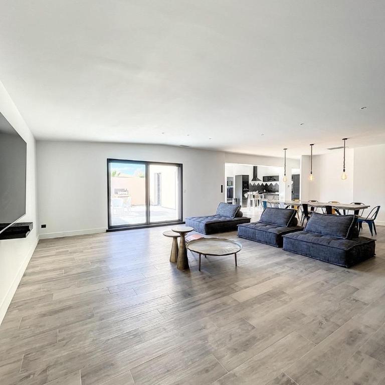 Villa 400m2 piscine intérieure très calme - Villa - 34