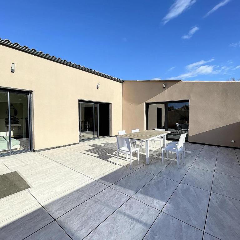 Villa 400m2 piscine intérieure très calme - Villa - 45