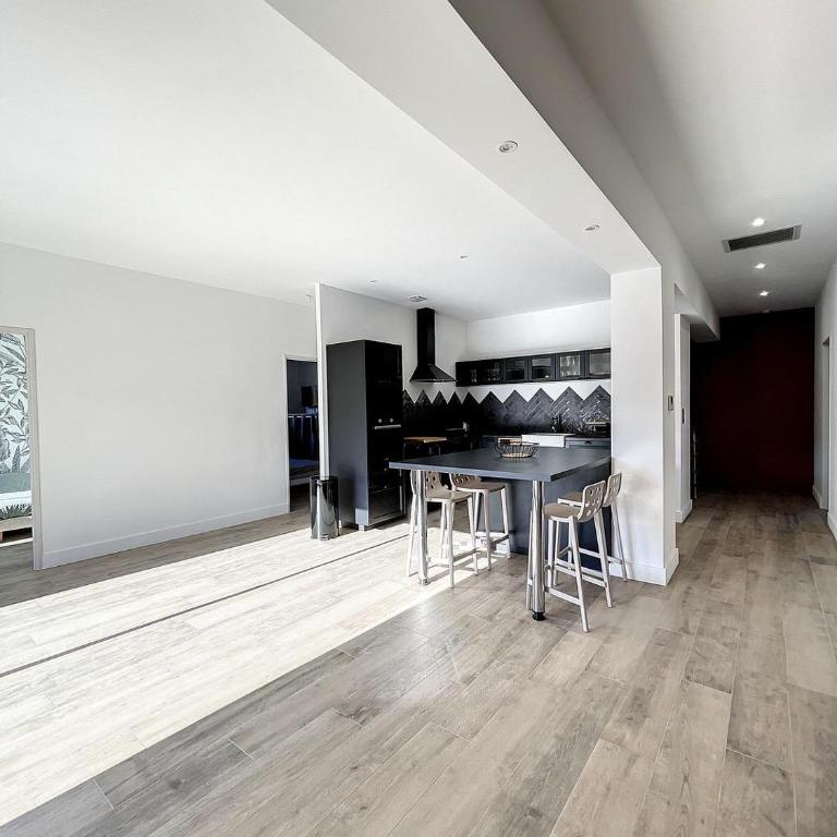 Villa 400m2 piscine intérieure très calme - Villa - 40