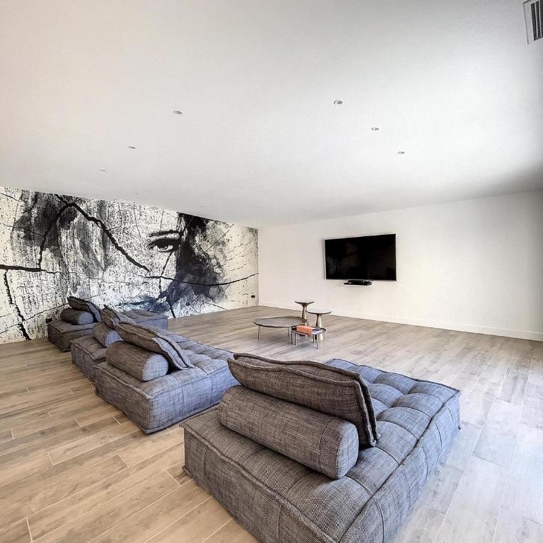 Villa 400m2 piscine intérieure très calme - Villa - 32