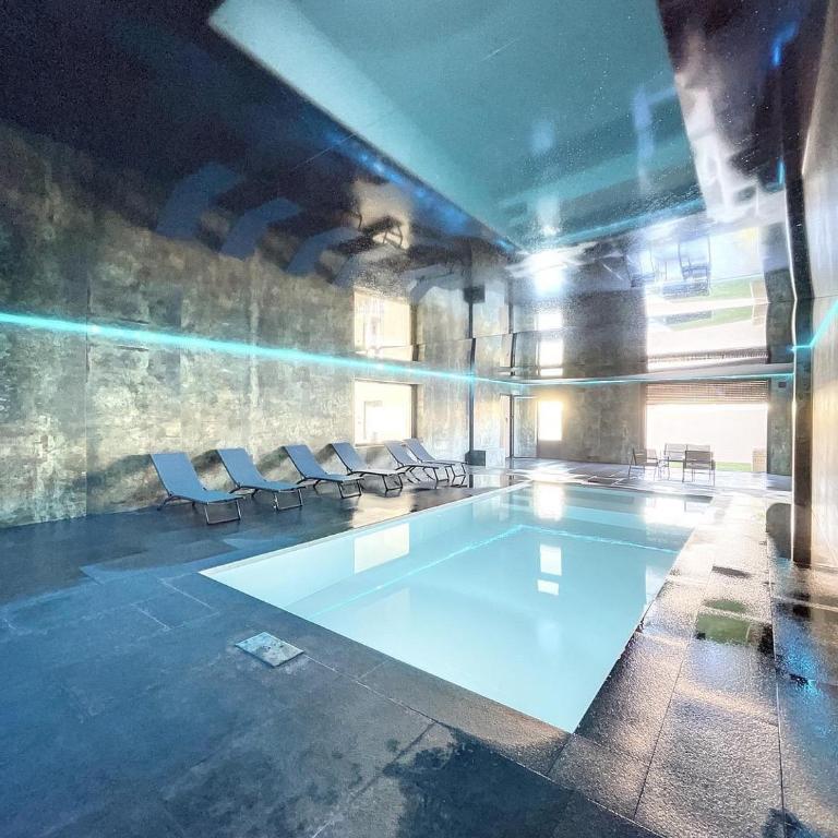 Villa 400m2 piscine intérieure très calme - Villa - 23