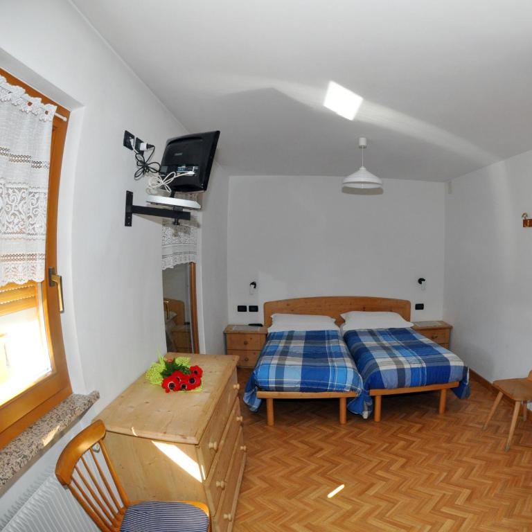 Verda Val - Camera Matrimoniale con Bagno in Comune - Dependance - 4