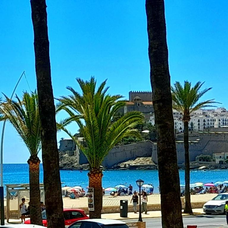 Primera línea, vistas al Castillo, Avda Papa Luna 10 - Apartamento con vistas al mar - 4