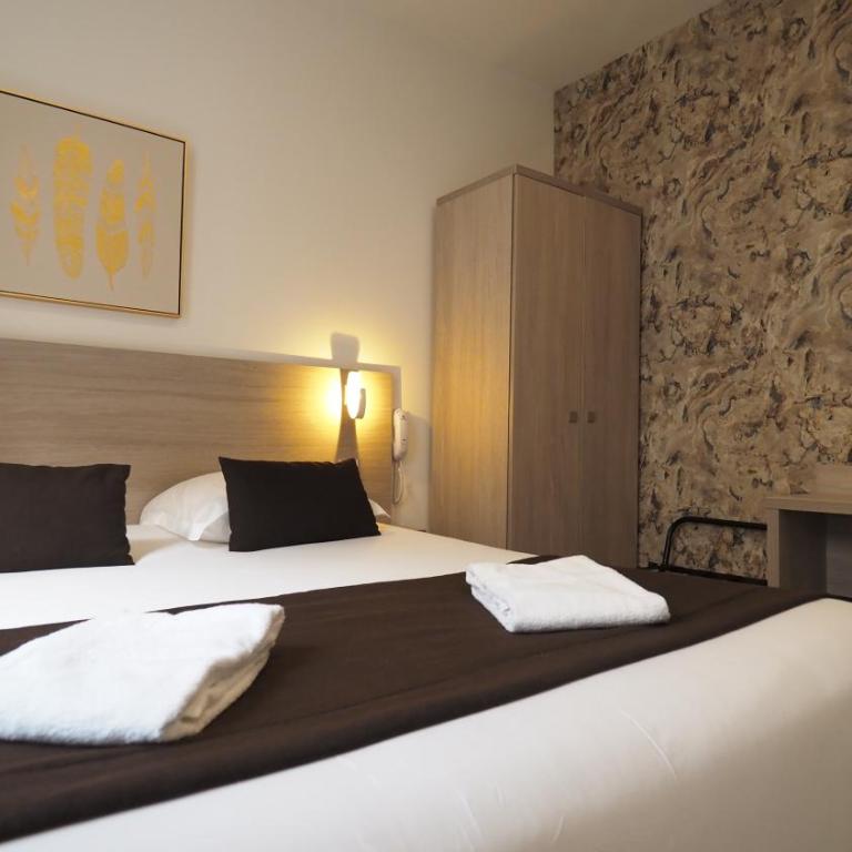 Hôtel Le Biarritz - Vichy - Habitación Triple - 8