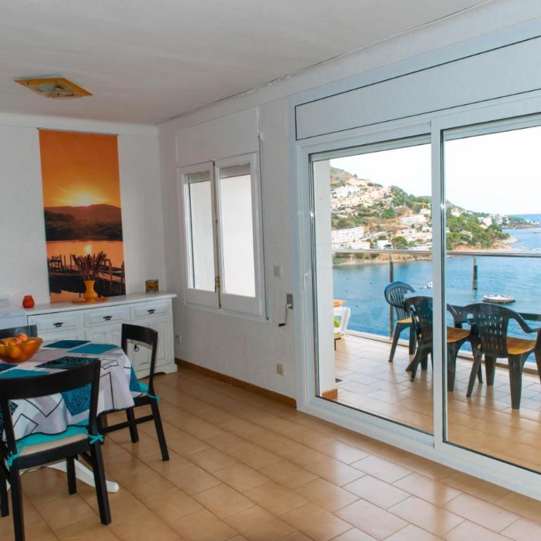 Appartement Vue Mer a Deux pas de la Plage - Two-Bedroom Apartment - 3