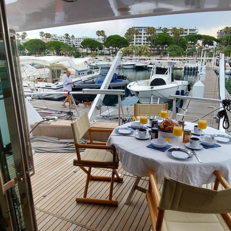 Yacht Charter Nice Cannes Antibes - Mobile Home - 10