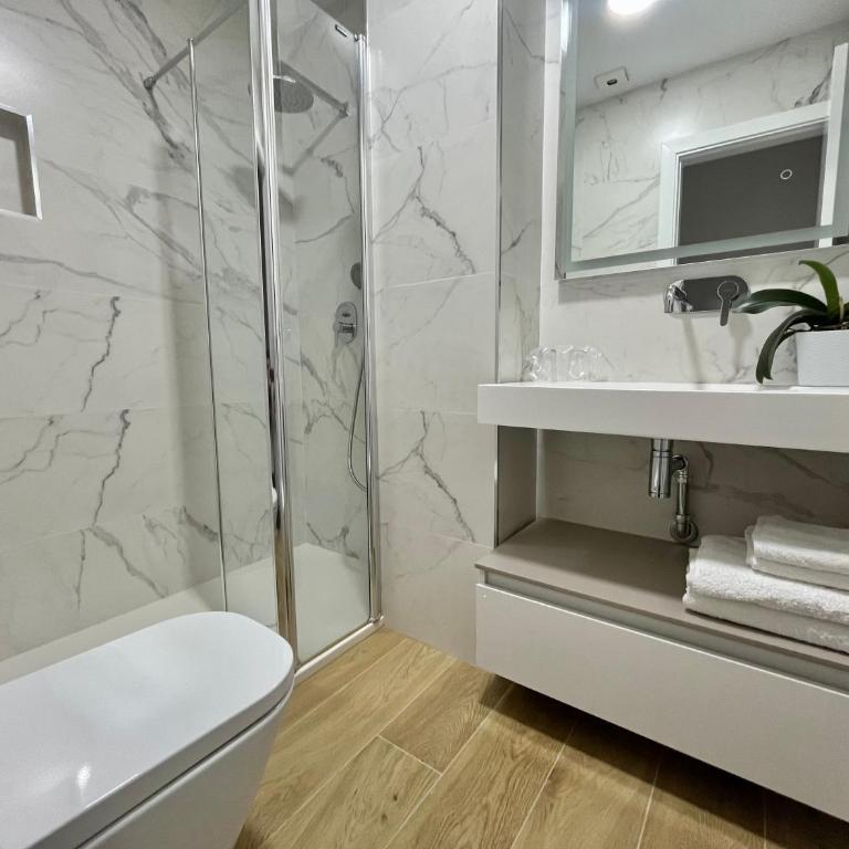Abril Nerja - Habitación Individual - 5