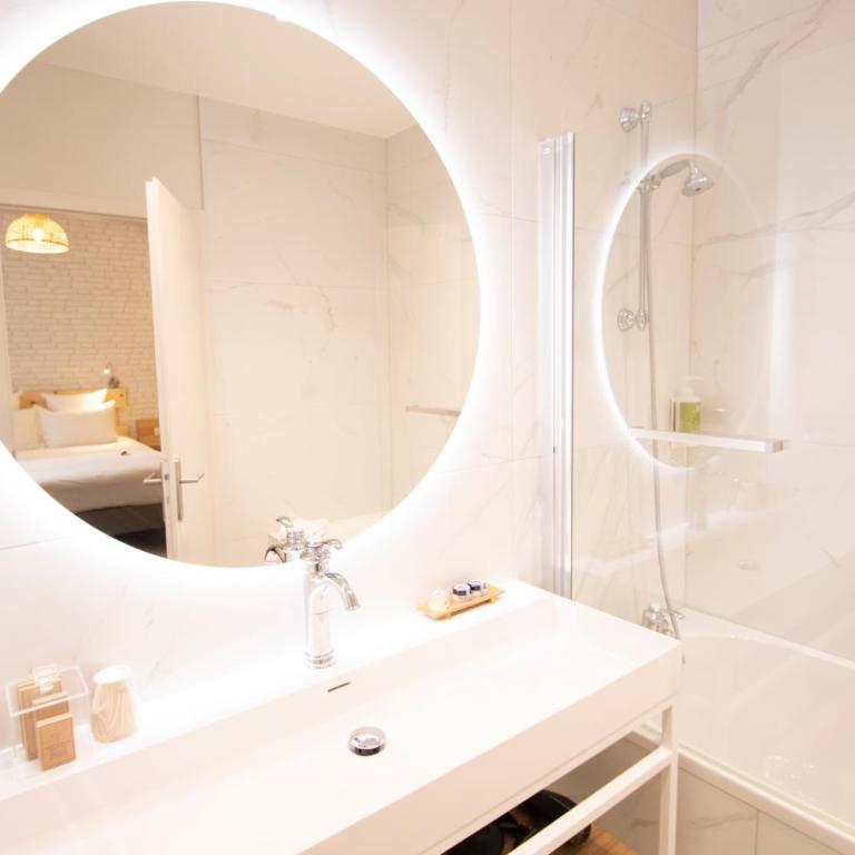 Hotel Beaucour - Chambre Double Confort avec Douche ou Baignoire - 2