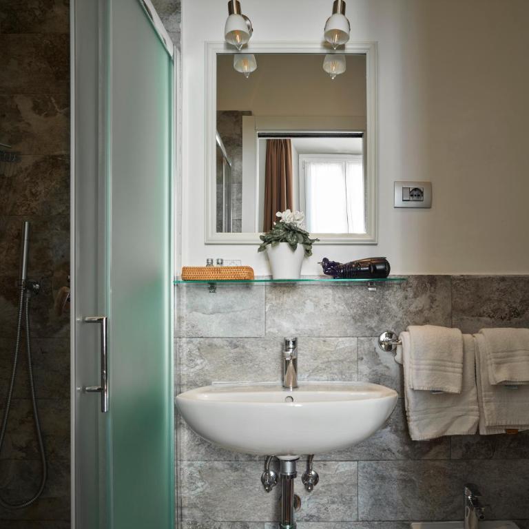 B&B My Way - Camera Matrimoniale Economy con Bagno Privato - 4
