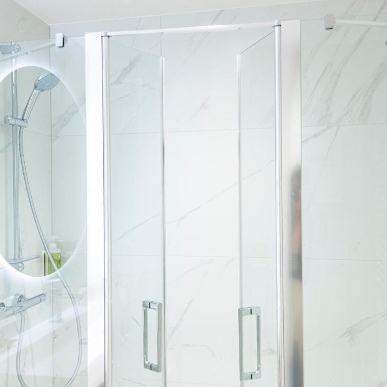 Hotel Beaucour - Chambre Double Confort avec Douche ou Baignoire - 5
