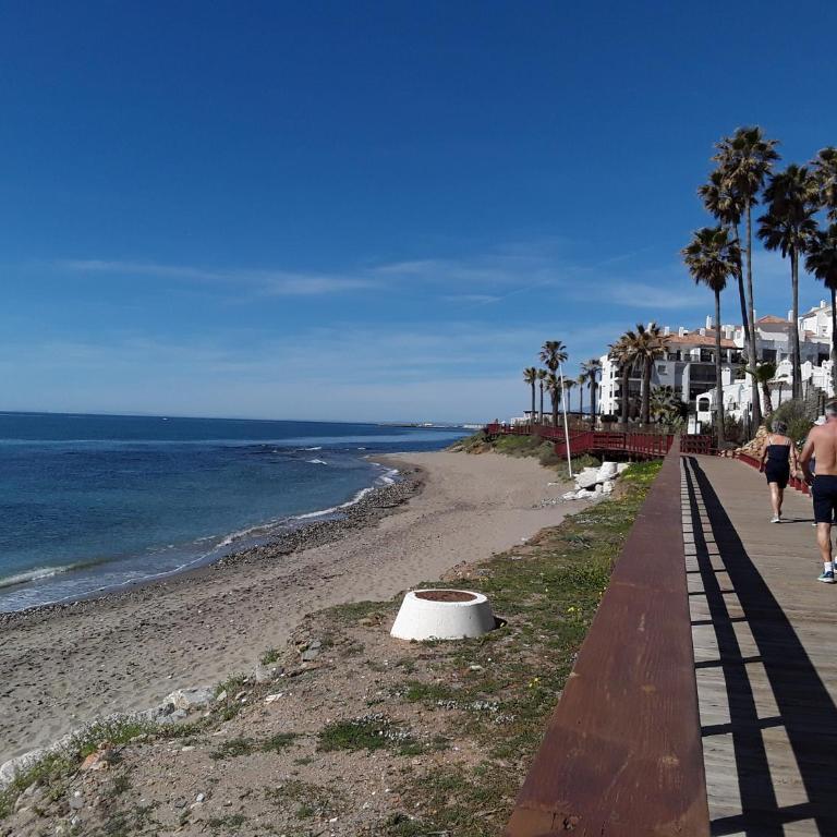 Holidays & Home New Studio Calahonda, Pools ,50 m Beach - Apartamento de 1 dormitorio - 47