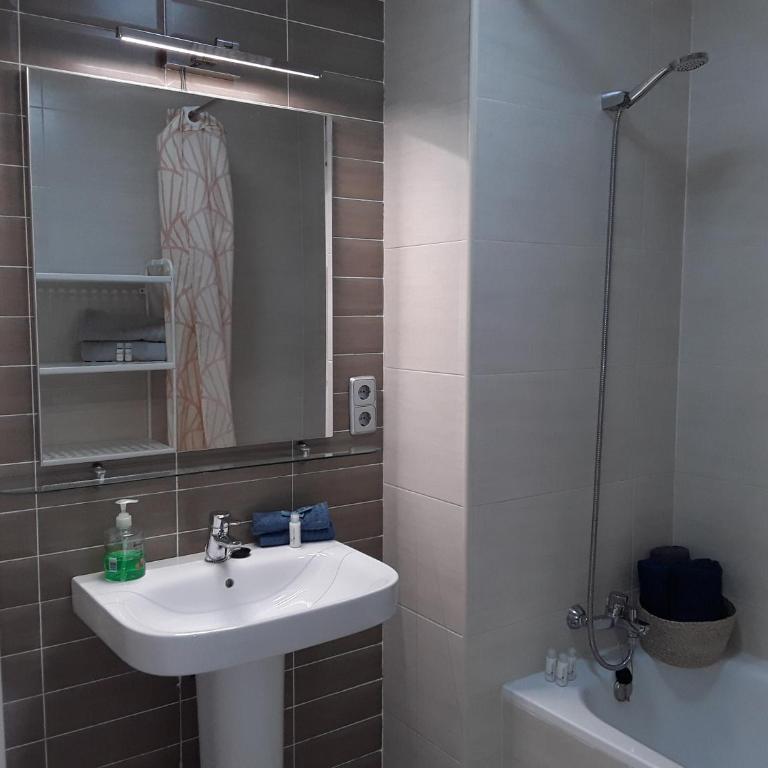 Holidays & Home New Studio Calahonda, Pools ,50 m Beach - Apartamento de 1 dormitorio - 20