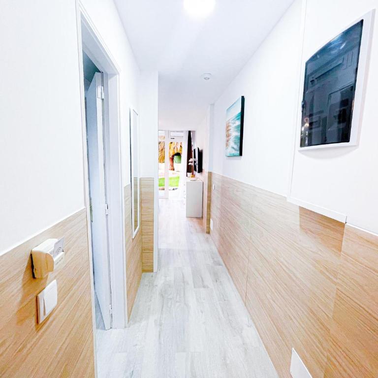 Pool View Holiday Home - One-Bedroom House - 10