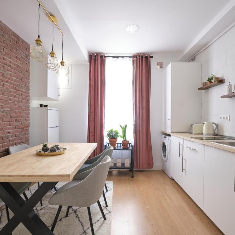 El apartamento que buscabas en la mejor ubicación - Two-Bedroom Apartment - 1