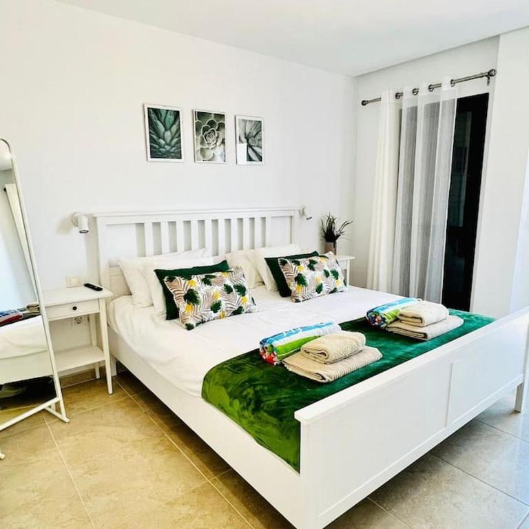 Casa Vista - Four-Bedroom House - 10