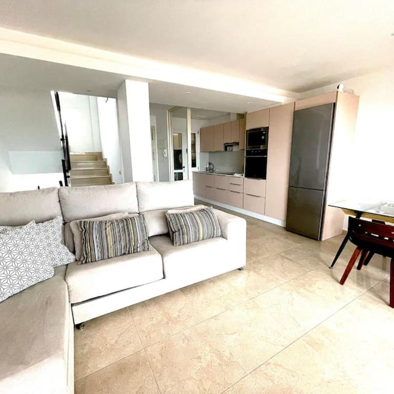 Casa Vista - Four-Bedroom House - 24