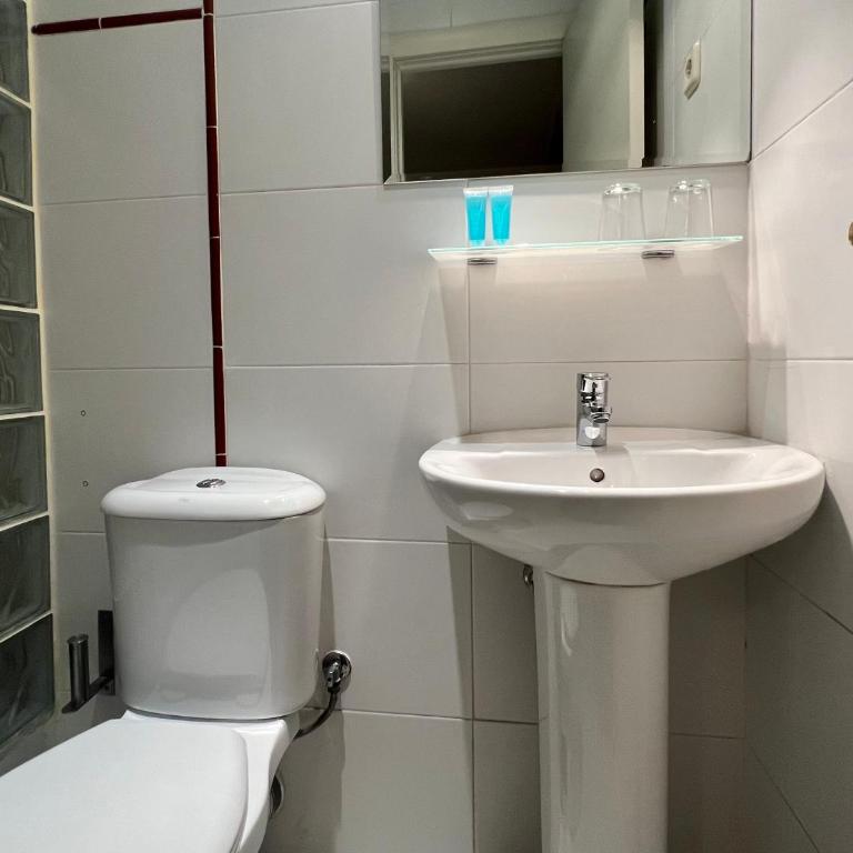 THC Gran Via Hostel - Double Room - 6