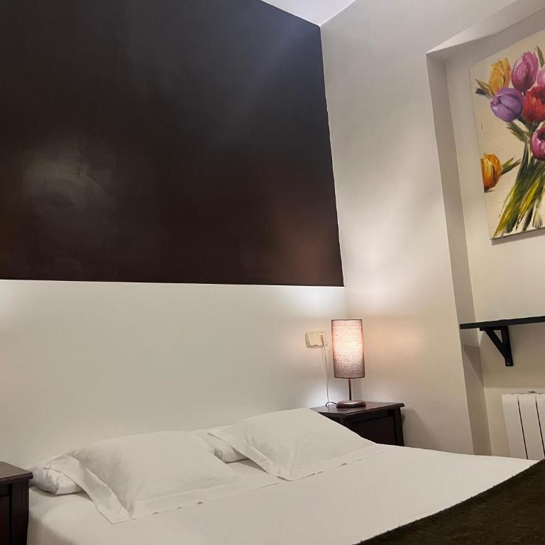THC Gran Via Hostel - Small Double Room - 12