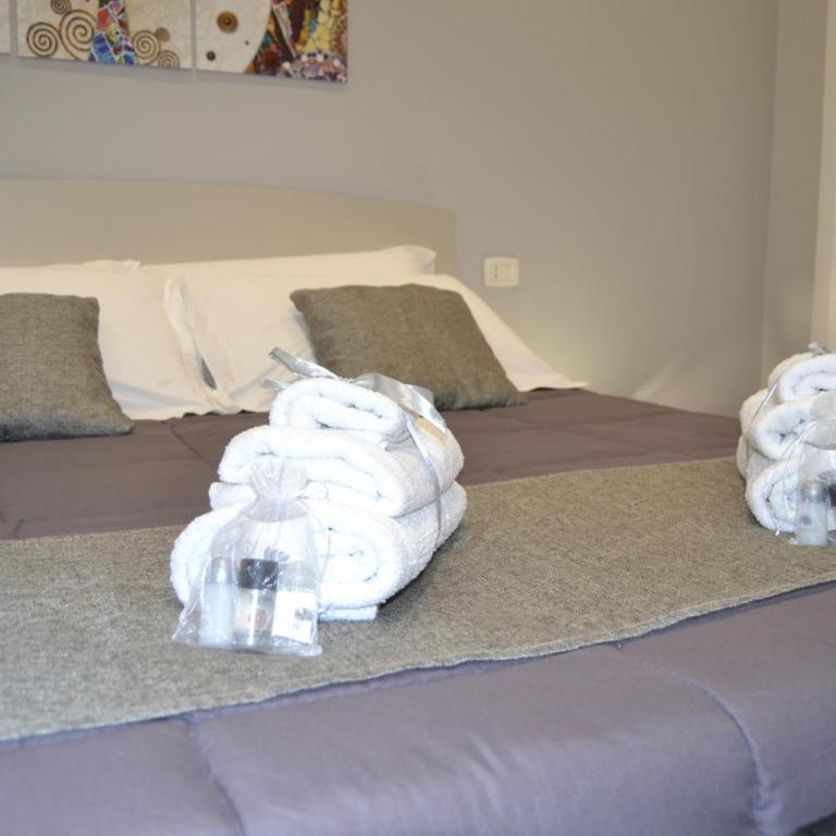 Karina's Rooms - Standard King Room - 11