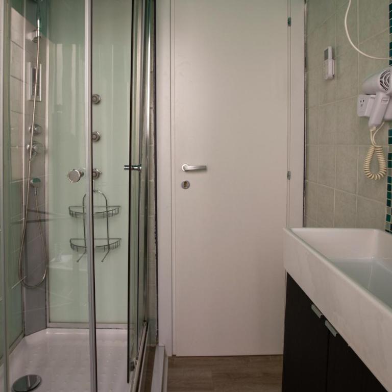 Granello Suite Central - Camera Matrimoniale con Bagno Privato Esterno - 9