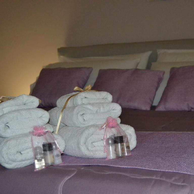 Karina's Rooms - Deluxe King Room - 21