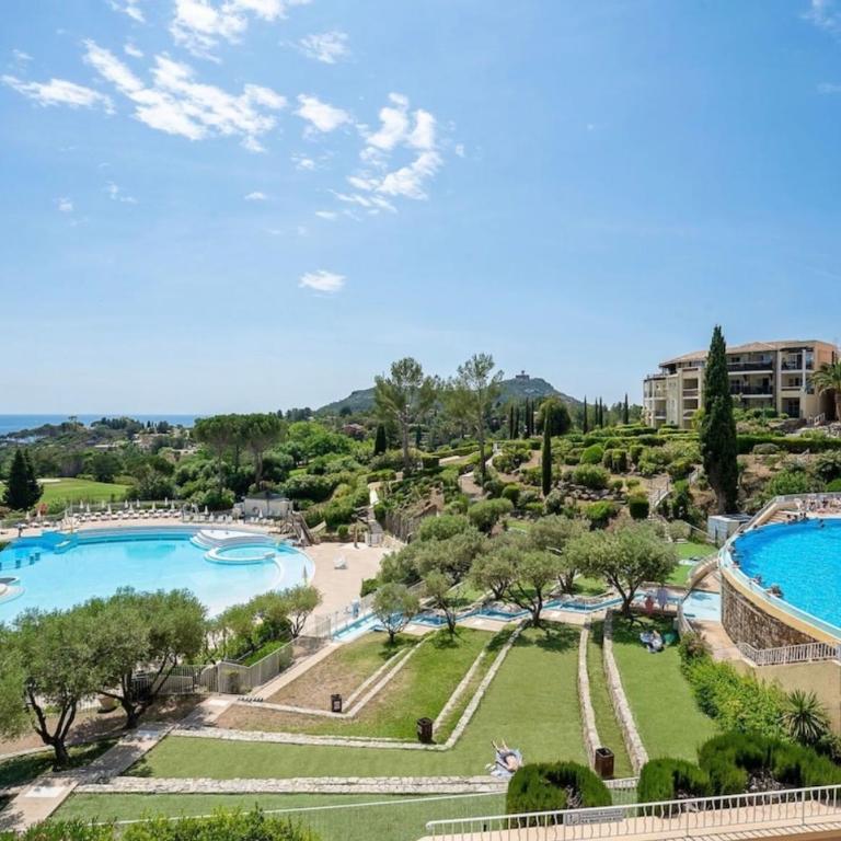 Village pierre et vacances cap Estérel, vue mer et Estérel, classé 3 étoiles - Appartement - 1