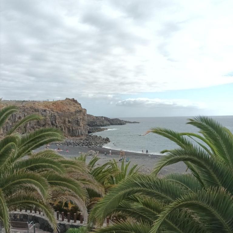 Great oportunity Costa Adeje Holiday apartment first sea line Free Wifi - Apartamento de 1 dormitorio - 52
