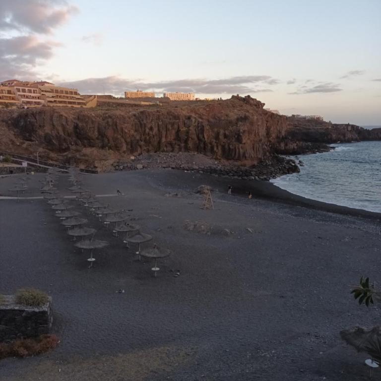 Great oportunity Costa Adeje Holiday apartment first sea line Free Wifi - Apartamento de 1 dormitorio - 53