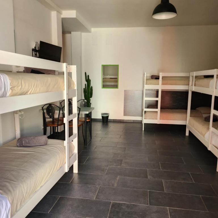 Hostel Turin Metro Young - Dormitorio Misto con 8 Letti - 7