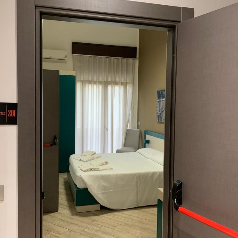 Guesthouse Ughetti 21 - Double Room with Balcony - 9
